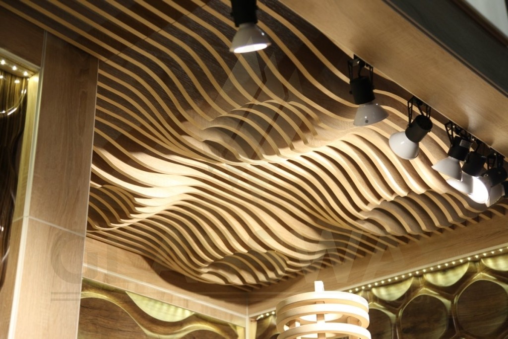 деревянный кубообразный потолок
