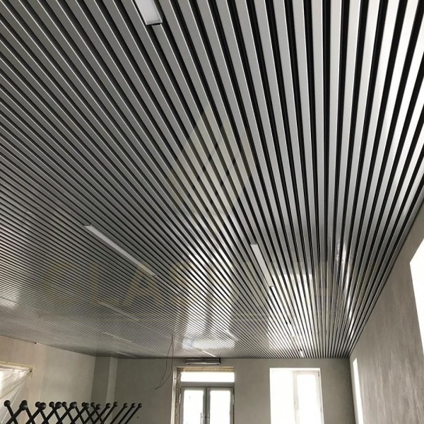 Реечный потолок Бард МультиКуб Zn, 0.5, 40х180 Бело-алюминиевый RAL 9006